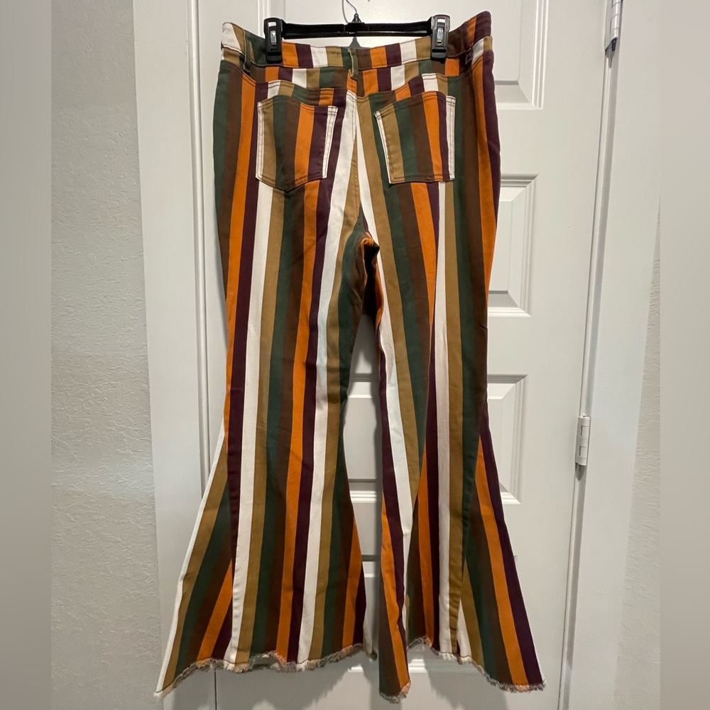 Versona Multicolor Stripe Flaired Bottom Jeans - Picture 6 of 13
